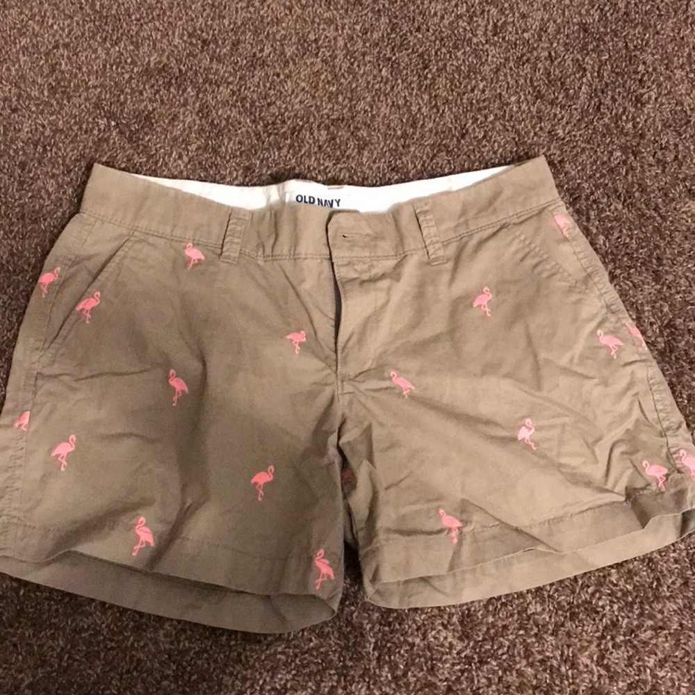 ⭐️ Bundle 5 for $20 ⭐️ Khaki shorts with flamingos